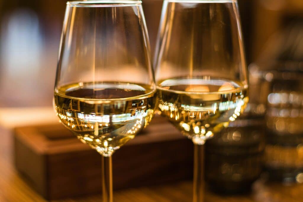enología en proceso de elaboración de vino